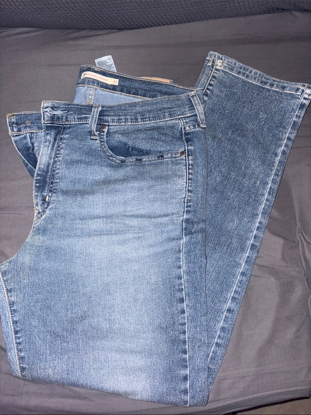Levi's 724 women’s high rise straight leg jeans size 32